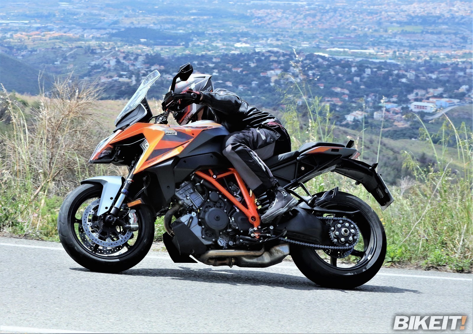 KTM_1290_Super_Duke_GT_2023__20.jpg