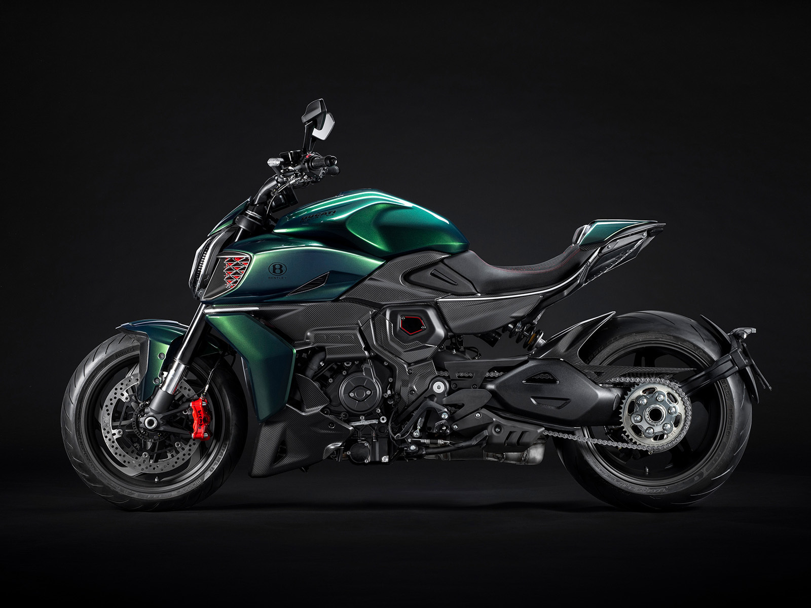 MY24_DUCATI_DIAVEL_FOR_BENTLEY_MIAMI__2.jpg