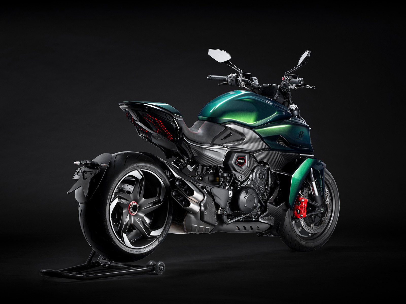 MY24_DUCATI_DIAVEL_FOR_BENTLEY_MIAMI__3.jpg