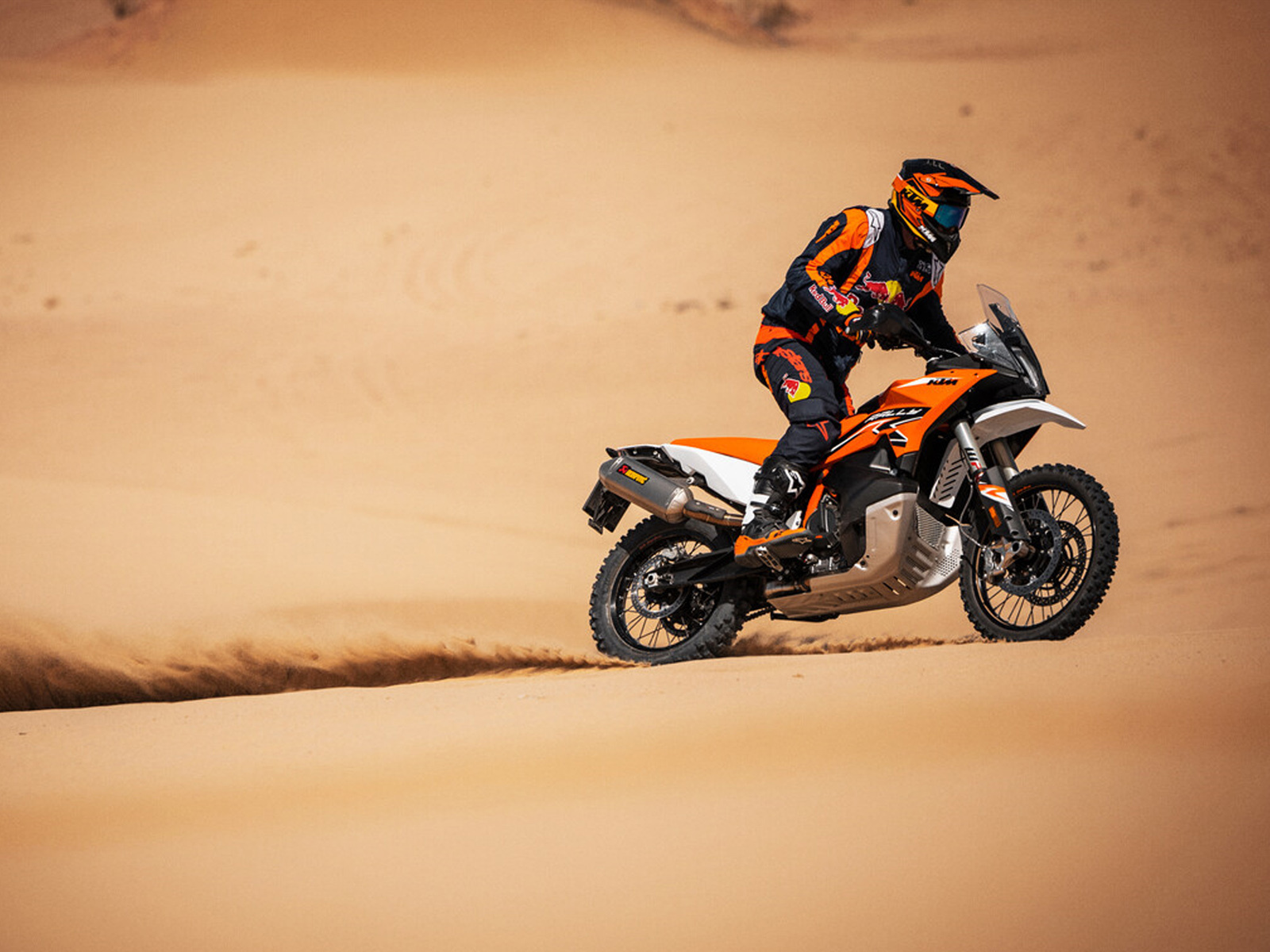 MY24_KTM_890_ADVENTURE_R_RALLY_2.jpg