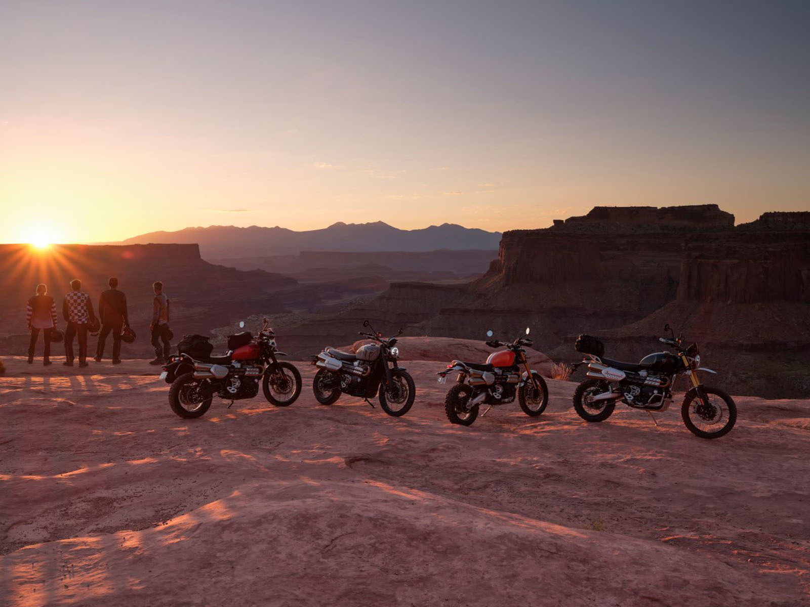 Scrambler1200_Family_MY24_5.jpg