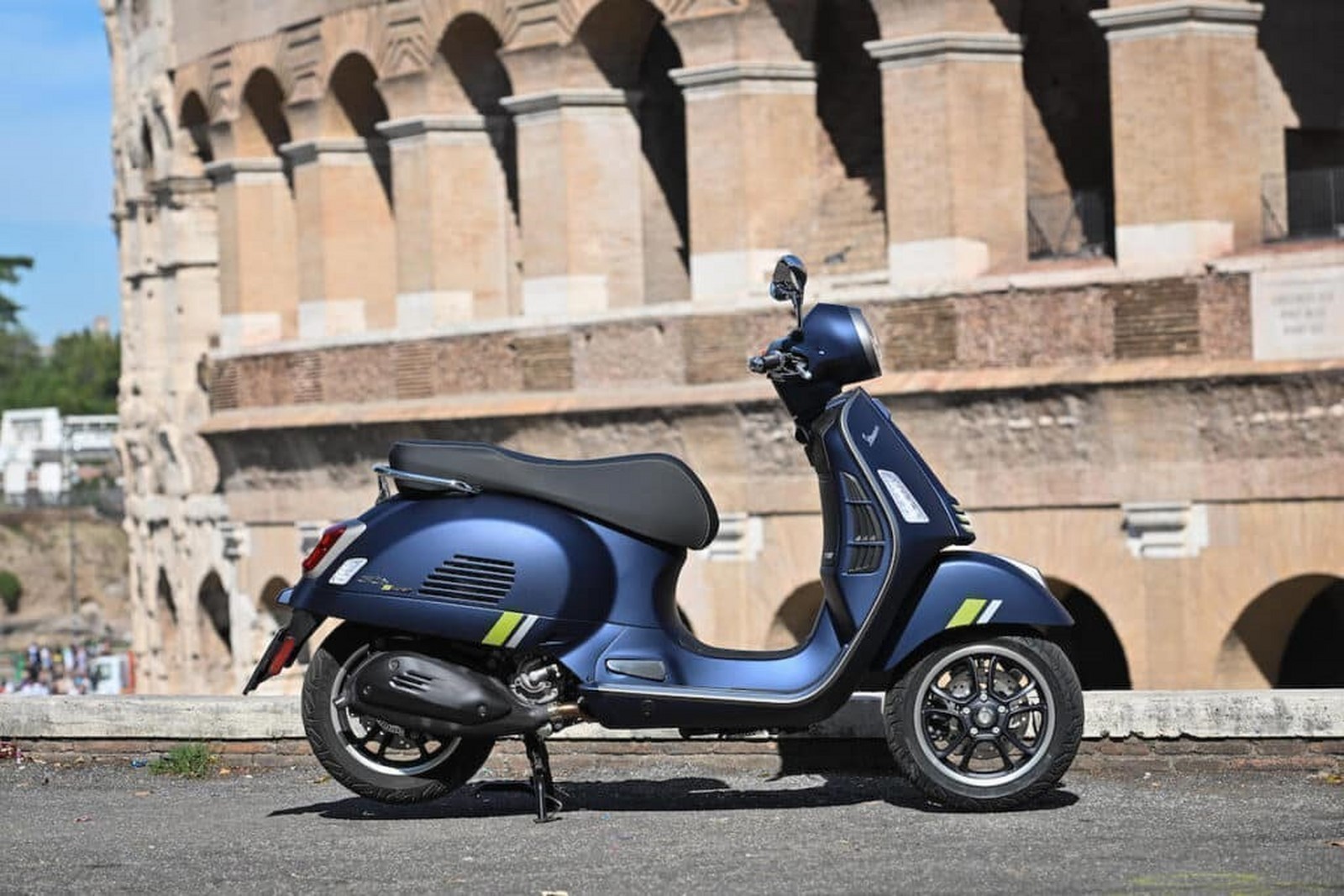 Vespa Gts statiche © Francesco_Vignali_Photography per Milagro