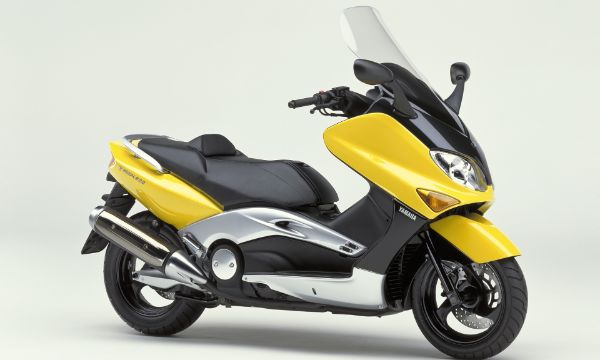 Yamaha_TMAX_2001.jpeg