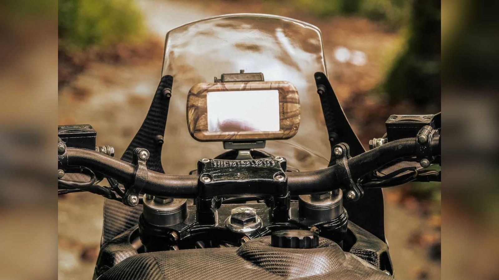 moto-exotica-ultimate-himalayan---cockpit-view.jpg