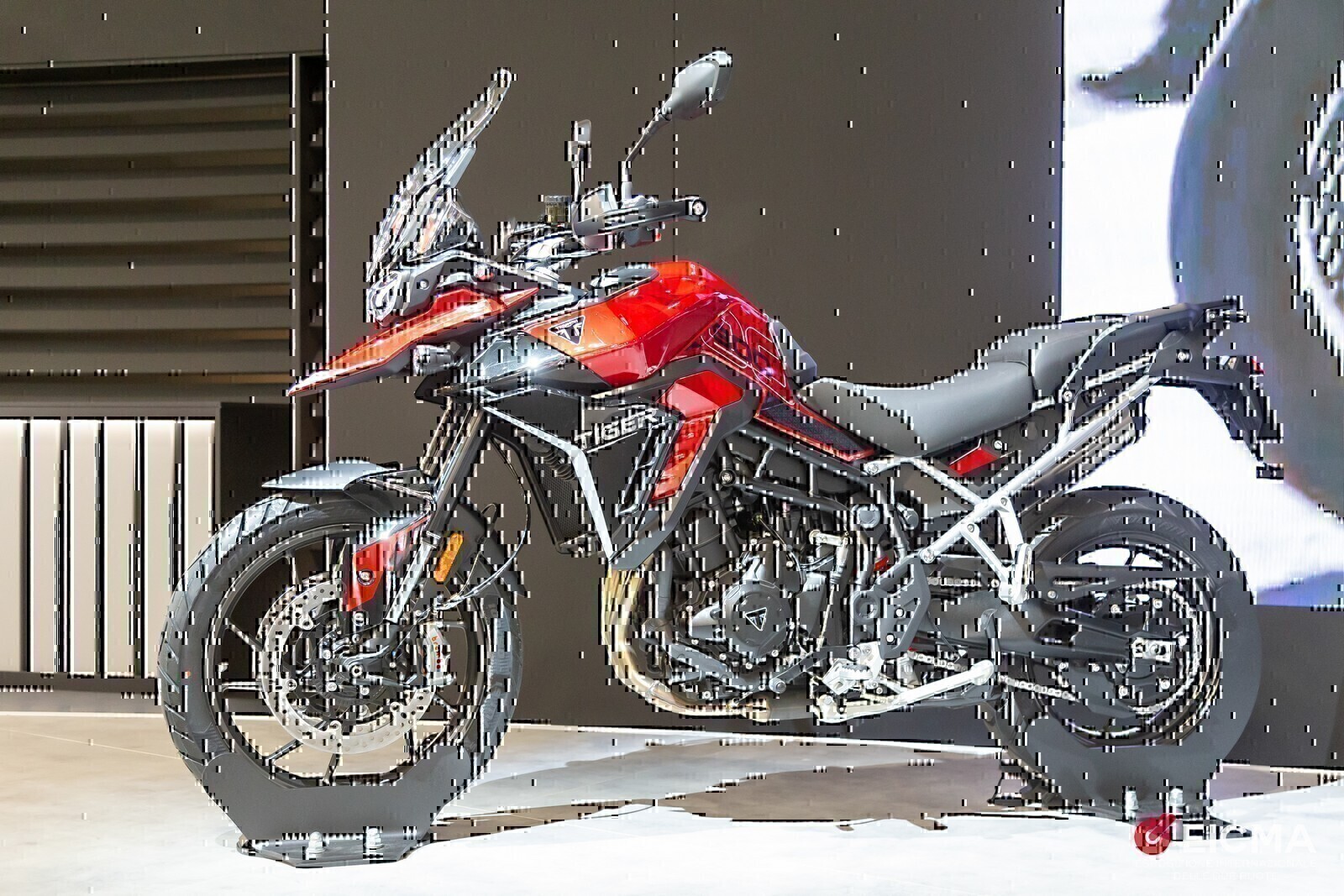 triumph tiger 900 2