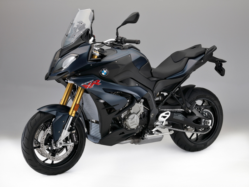 Δοκιμάστε τα BMW R 1200 GS Triple Black, S 1000 XR και F 700 GS