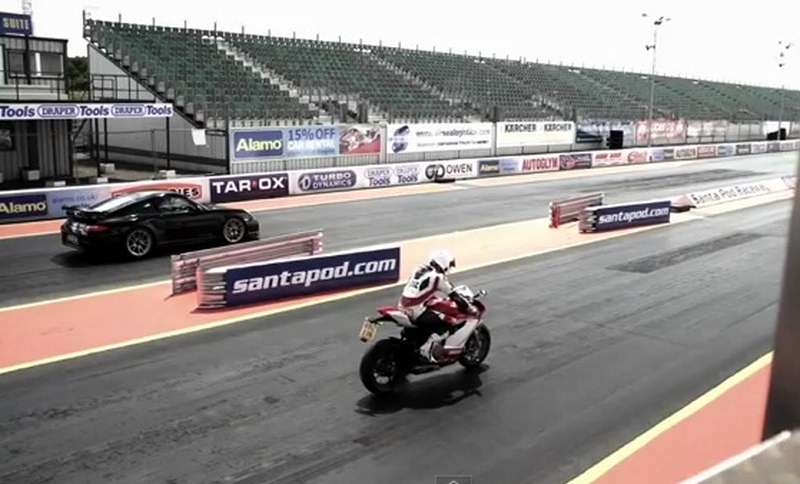 Porsche 997 RS vs Ducati 1199 Panigale