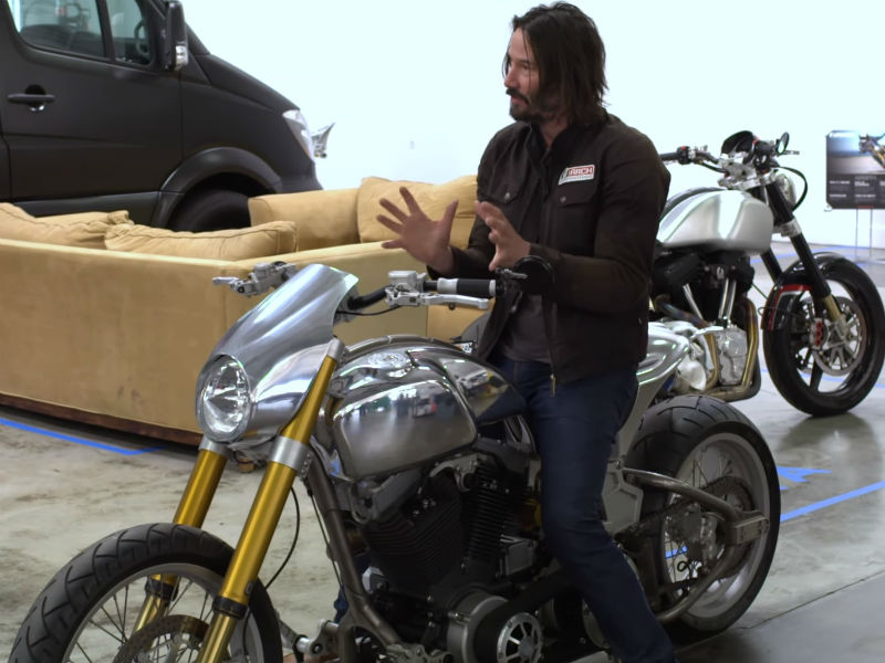 Keanu Reeves – Video για τις Arch, την δεύτερη μεγάλη του αγάπη