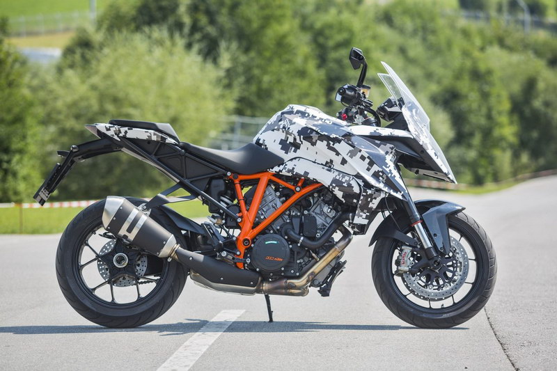 KTM 1290 Super Duke GT 2016