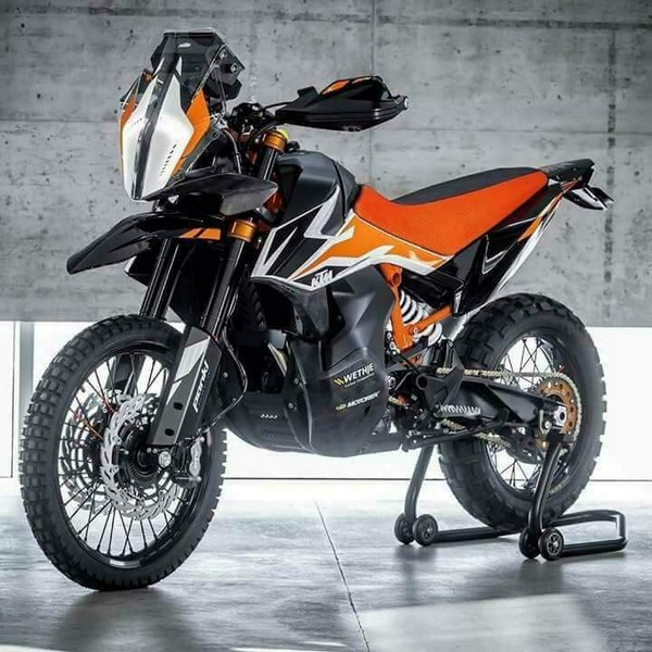 KTM 790 Adventure R 2018 - Teaser video!