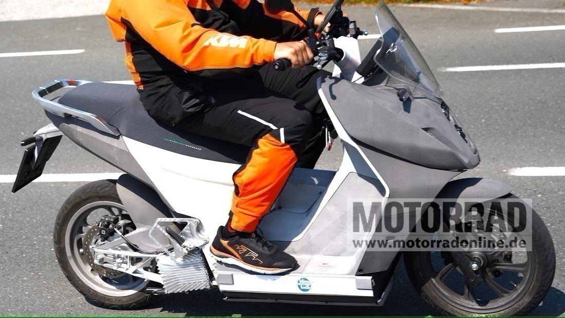 Erlkoenig KTM Husqvarna Elektro Roller 06 2023 169Gallery e7e3b897 2007386