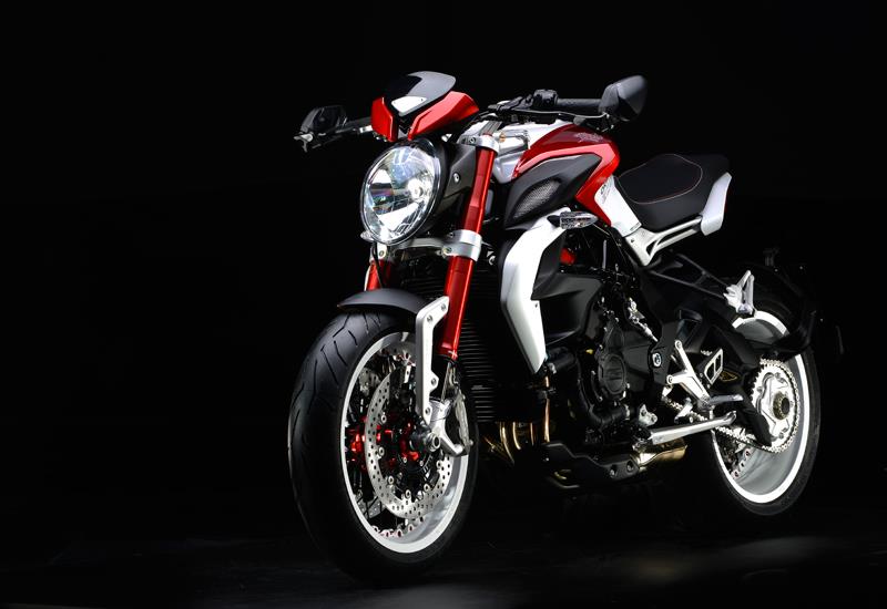 Παρουσίαση – MV Agusta Brutale Dragster 800RR 2015