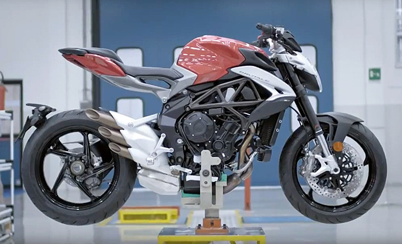 MV Agusta Brutale 800 2016 - Video