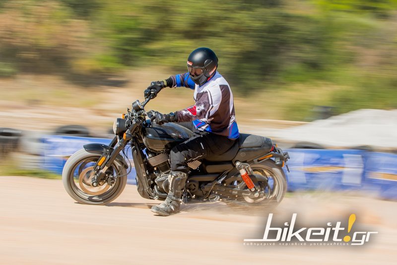 Ρεπορτάζ - Harley-Davidson Street Rod... Flat Track!