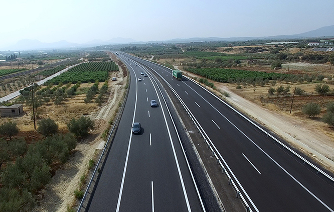 Σημεία και τέρατα στην κατασκευή τριών αυτοκινητόδρομων!