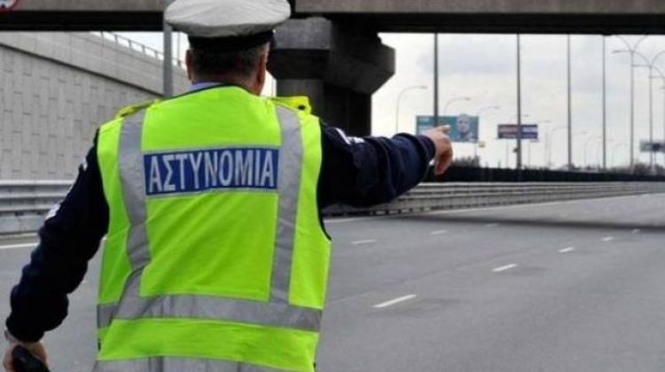 ΕΛ.ΑΣ.: Έλεγχοι στην Βάρκιζα για αυτοσχέδιους αγώνες