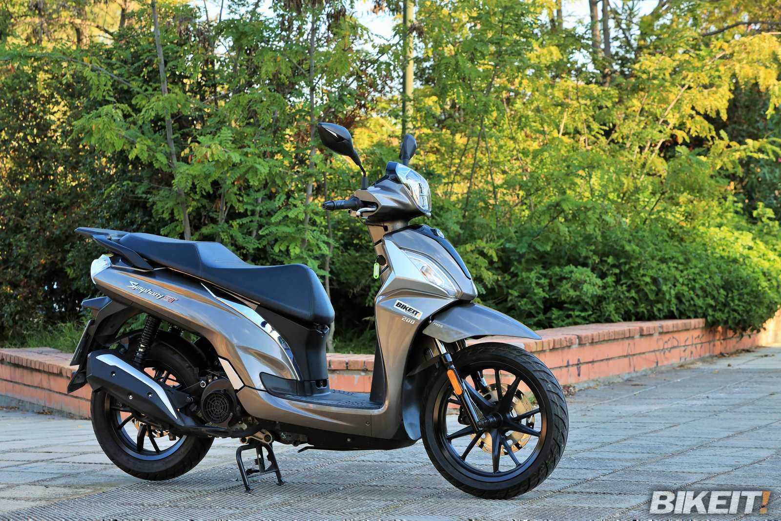 sym st200