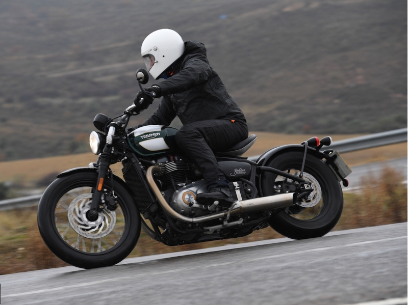 TEST - Triumph Bonneville Bobber – Αποστολή στην Ισπανία