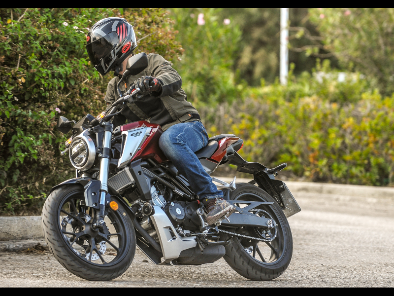 TEST  - Honda CB125R 2018