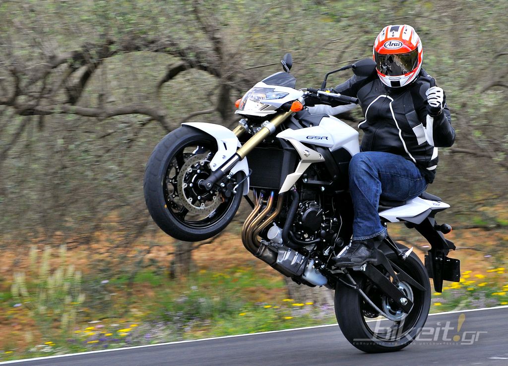 Test Suzuki GSR 750 2011