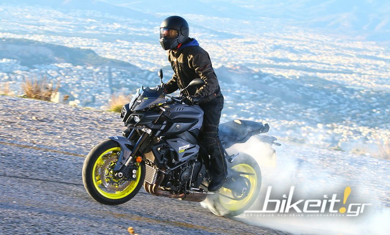 Test - Yamaha MT-10 2016