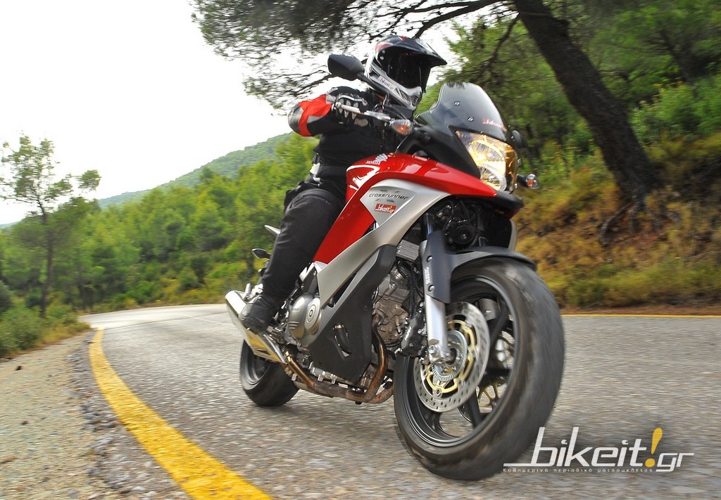 Test - Honda VFR 800 X Crossrunner 2011