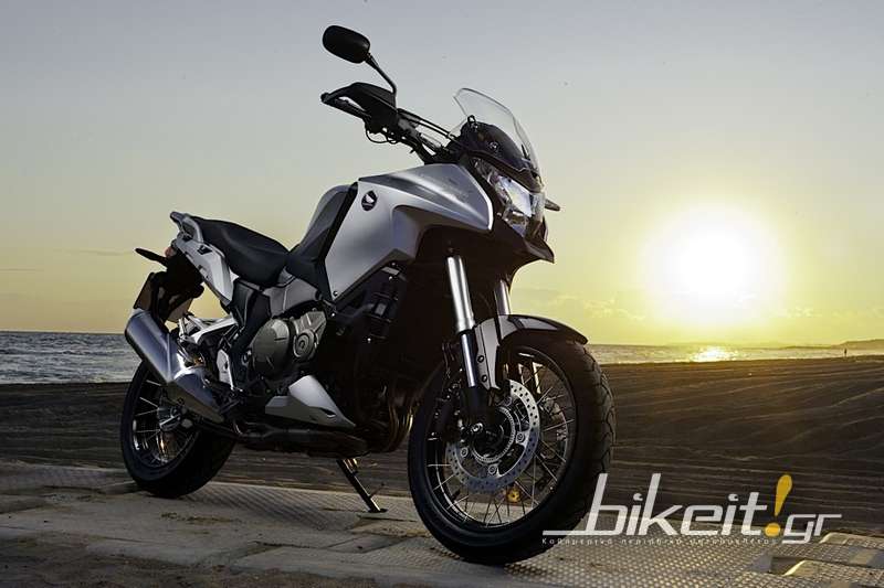 Honda Crosstourer 1200 DCT - Στο κατάστημα Moto Petsas