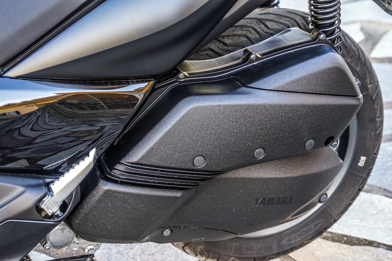 yamaha xmax 300 iron max 2019 ii bikeit test 10