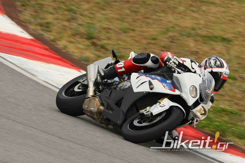 Στην πίστα του Portimao - Με BMW S 1000 RR 2012!