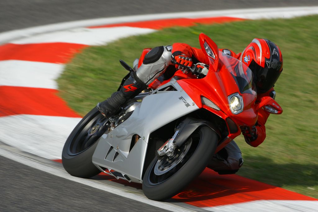 Παρουσίαση - MV Agusta F4 1000 2011