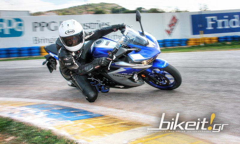 Test - Yamaha YZF-R3 2015