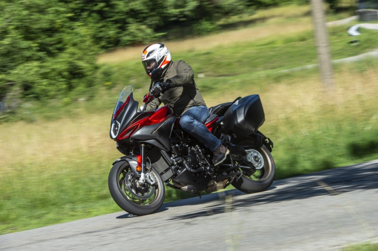 TEST – MV Agusta Turismo Veloce 800 Lusso SCS