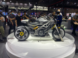 Zongshen Cyclone RA9 Concept - Power Cruiser με άρωμα Aprilia αλλά και... Gilera!