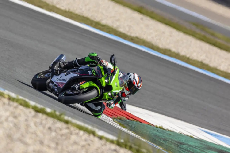 Test – Kawasaki ZX-10R 2021 – Αποστολή στην πίστα Assen TT Circuit