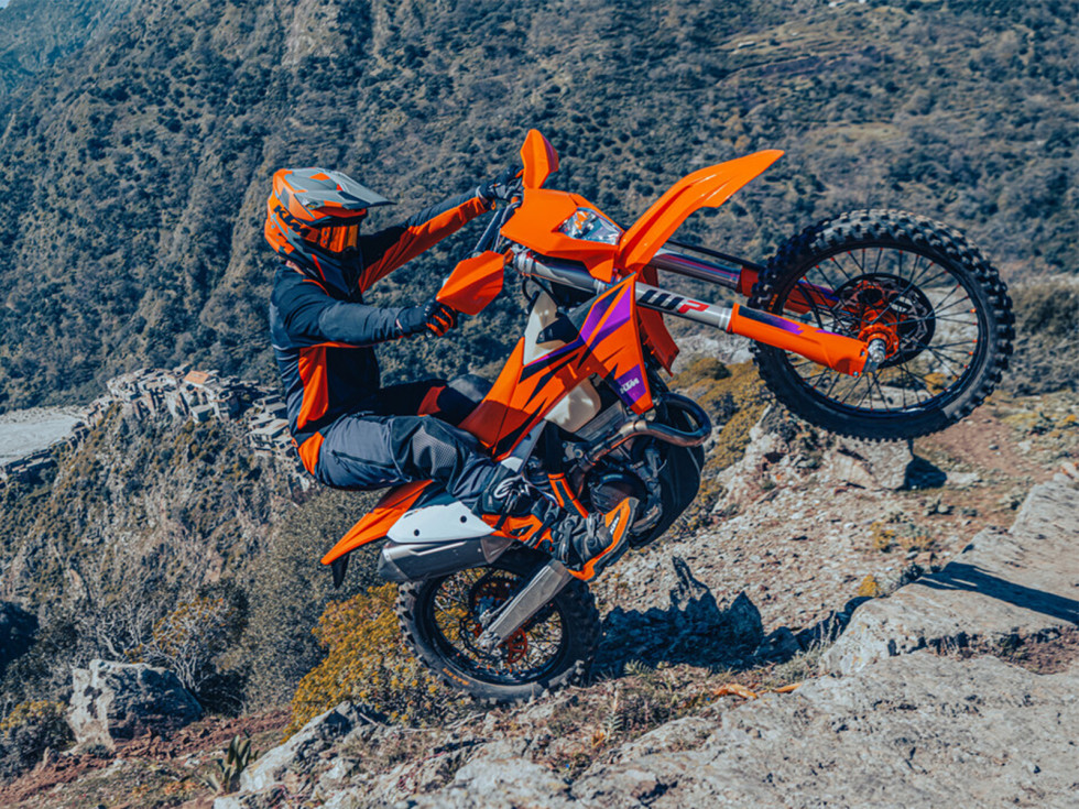 KTM EXC 2024 - Τα πορτοκαλί enduro αλλάζουν άρδην (ξανά)στοχεύοντας την κορυφή!