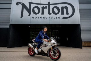 Norton Atlas 650. Θυσιάστηκε για τον ηλεκτρισμό