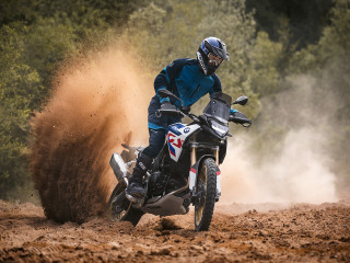 BMW F 900 GS 2024 – Με σαφώς χωμάτινο προσανατολισμό