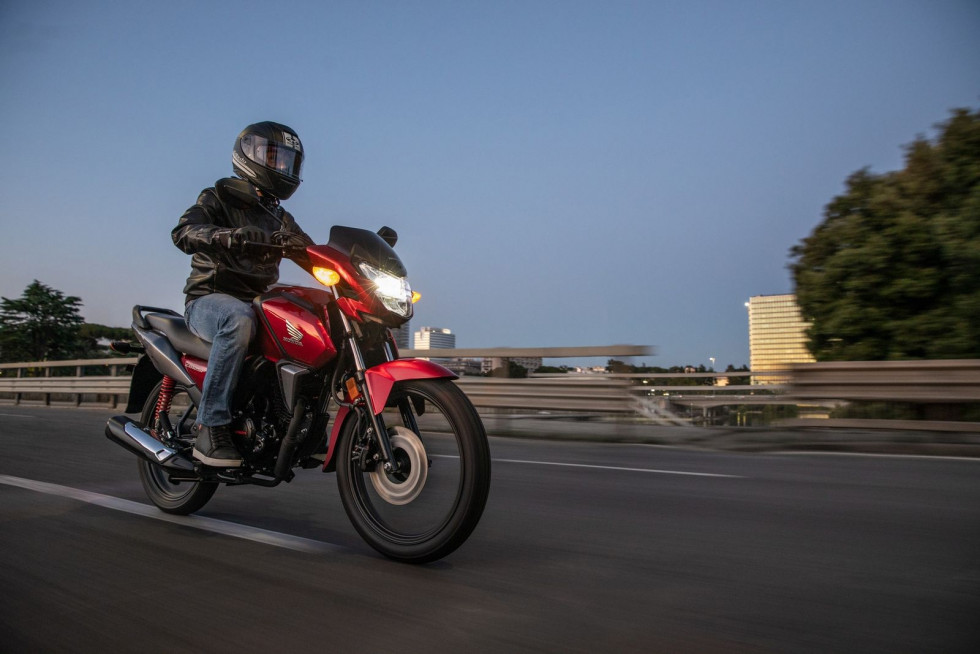 Η νέα Honda CB125F 2021 EURO 5 στη Moto Petsas