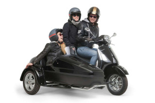 Vespa με αμαξίδιο – Είναι για 3 και στοιχίζει 15.000 ευρώ!