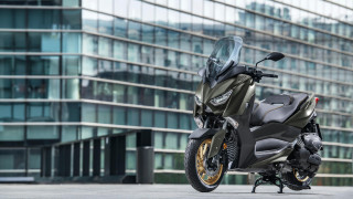 Yamaha  - Νέες εκδόσεις ΧΜΑΧ Tech MAX 300 και ΧΜΑΧ Tech MAX 400 - Δελτίο Τύπου