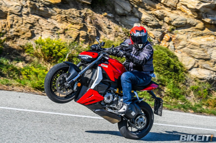 Test - Ducati Streetfighter V2 - 2022 - Πόλεμος και ειρήνη μαζί