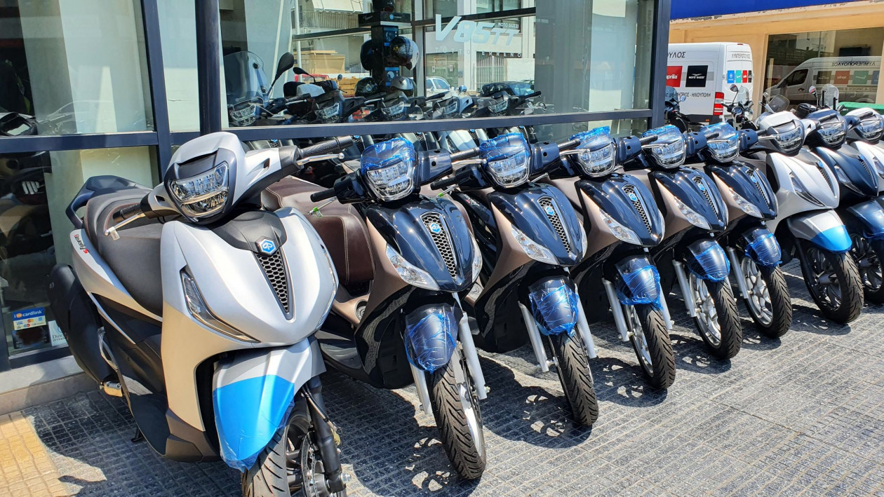 Piaggio Beverly 300/400 – Βρες το στην Piaggio Λυμπερόπουλος