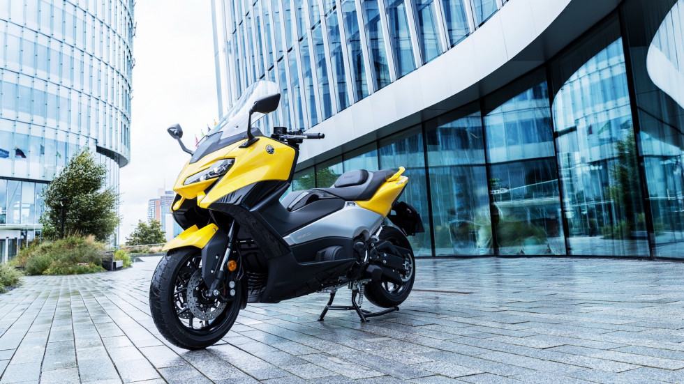 Yamaha TMAX 2022 – Βίντεο για τη σχεδιαστική και τεχνική βάση της νέας γενιάς