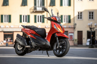 Piaggio Beverly 300/400 HPE 2021 – Πλήρη τεχνικά στοιχεία και φωτογραφικό υλικό