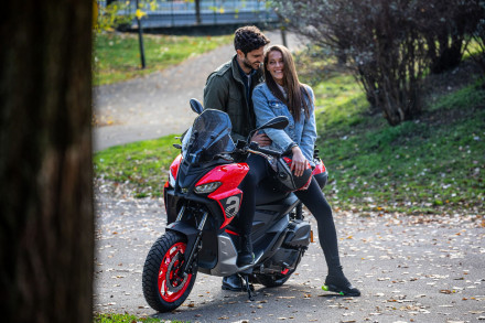 Τα νέα Aprilia SR GT 125/200 ετοιμοπαράδοτα στη Moto Petsas