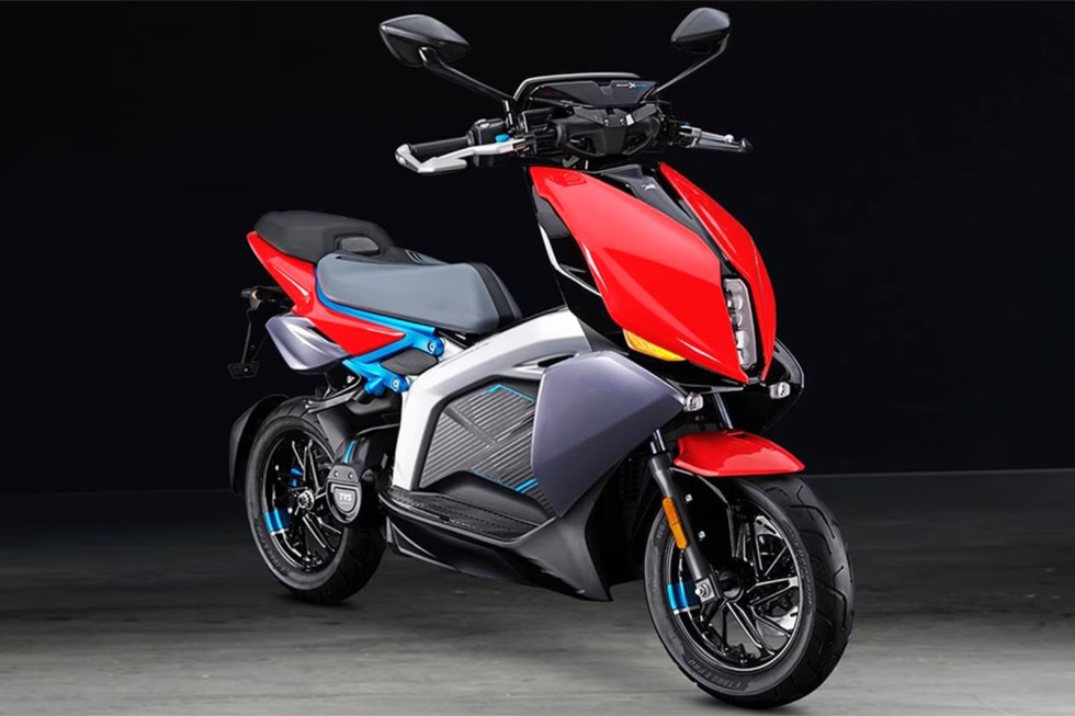 TVS X 2024 – To ηλεκτρικό scooter με... παιχνίδια στην TFT οθόνη!