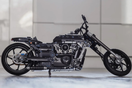 Αυτή η Harley V-Rod από Lego είναι ίσως ομορφότερη και από την πραγματική