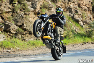 Test - Triumph Street Triple 765 RS 2023