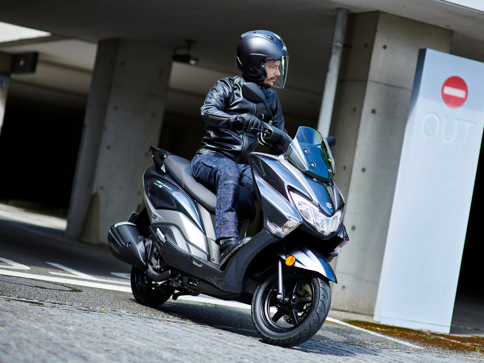 Suzuki Burgman Street 125EX - Μικρό πολυεργαλείο πόλης