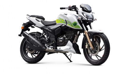 TVS Apache RTR200 Fi E100 – Στην παραγωγή η πρώτη Ινδική μοτοσυκλέτα που καίει μεθανόλη